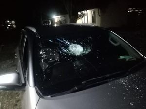 Mobil Anggota DPRD Bengkulu Utara dari Perindo Dilempar Batu! Mobil Anggota DPRD Bengkulu Utara dari Perindo Dilempar Batu!