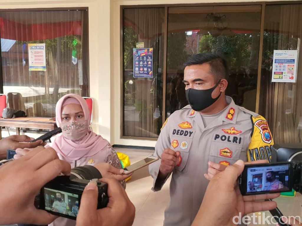 Awas! Enggan Pakai Masker di Kota Mojokerto Disanksi Kerja Sosial dan Denda Awas! Enggan Pakai Masker di Kota Mojokerto Disanksi Kerja Sosial dan Denda
