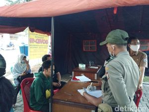 Pemeriksaan Surat Bebas Corona di Perbatasan Gowa-Makassar Hanya di Jam Sibuk Pemeriksaan Surat Bebas Corona di Perbatasan Gowa-Makassar Hanya di Jam Sibuk