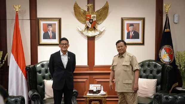 Sandiaga Uno menyambangi kantor Kementerian Pertahanan di Jalan Medan Merdeka Barat, Jakarta Pusat. Sandi menemui Menteri Pertahanan Prabowo Subianto dan berdiskusi tentang isu-isu terkini. Dok : Istimewa
