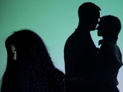 Hukum Perselingkuhan dalam Islam, Apakah Termasuk Zina?