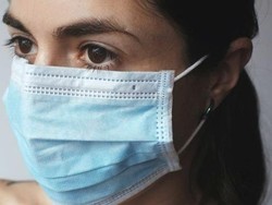 Viral, Kisah Miris Siswa Jahit Ulang Masker Bekas karena Tak Mampu Beli Baru