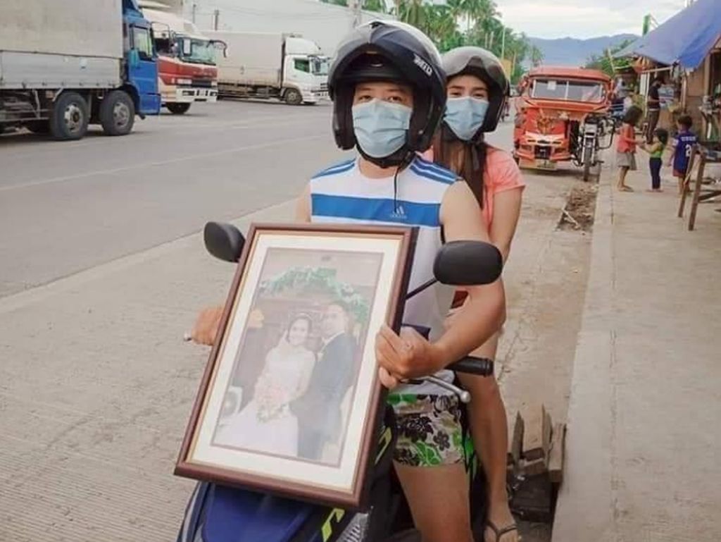 Cegah Corona, Filipina Wajibkan Suami-Istri Boncengan Motor Bawa Surat Nikah