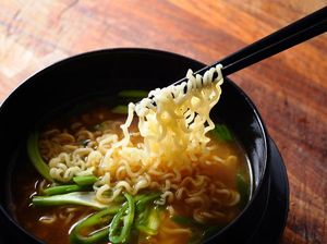 Contek 7 Tips Chef Meracik Mie Instan Agar Lebih Lezat