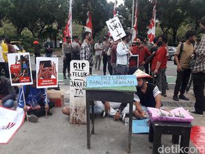 Ada Demo di Balai Kota, Protes Anies soal Reklamasi Ancol-PPDB DKI 2020 Ada Demo di Balai Kota, Protes Anies soal Reklamasi Ancol-PPDB DKI 2020