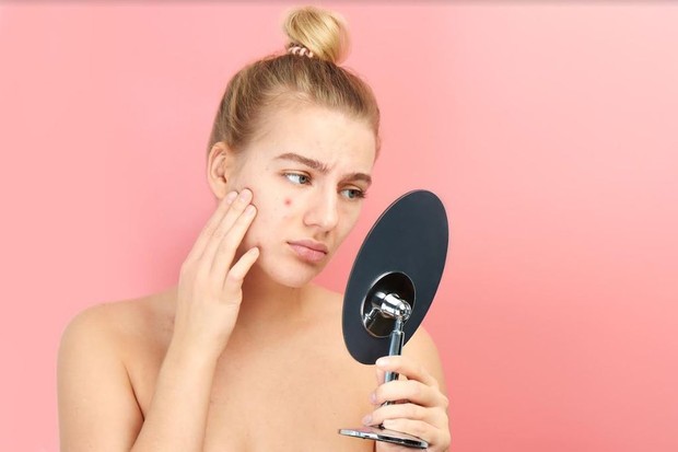 Menggunakan Skincare/Freepik.com