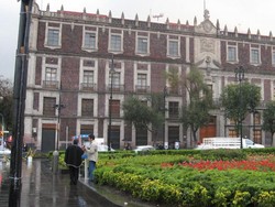 Arkeolog Temukan Situs Istana Kuno Aztek di Meksiko