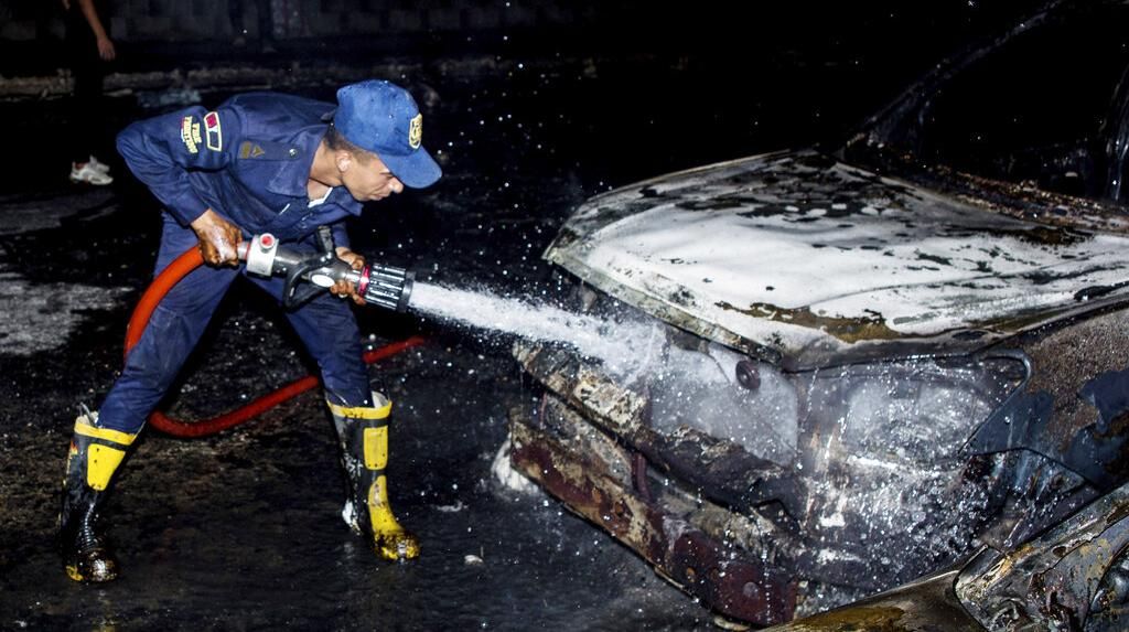 Belasan Mobil Hangus Akibat Kebakaran Pipa Minyak di Kairo