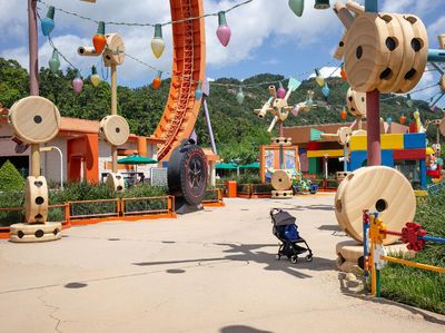 Belum Sebulan Dibuka, Disneyland Hong Kong Ditutup Lagi