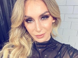 Bintang WWE Keracunan Silikon, Harus Operasi Rekonstruksi Payudara