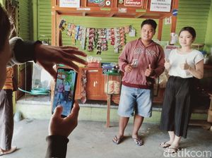 Viral, IG Daniella Bakul Angkringan Cantik Kebanjiran Ribuan Follower Viral, IG Daniella Bakul Angkringan Cantik Kebanjiran Ribuan Follower