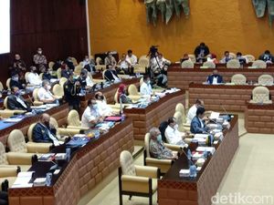 Anggota DPR Nilai Kemenhub Masih Kendor Tarik PNBP ke Swasta