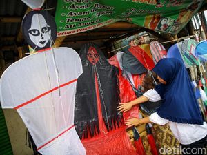 Layang-layang Berbentuk Superhero-Hantu Laris Banget