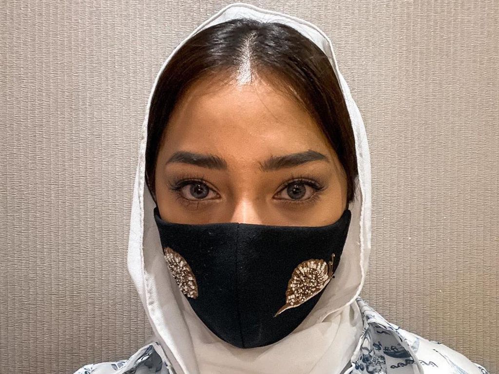 Cerita 3 Desainer Indonesia yang Rilis Masker Premium Harga Ratusan RIbu Cerita 3 Desainer Indonesia yang Rilis Masker Premium Harga Ratusan RIbu