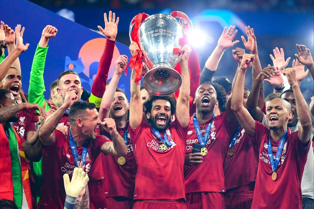 LIVERPOOL, ENGLAND - FEBRUARY 09: Jurgen Klopp, Manager of Liverpool celebrates victory with Mohamed Salah of Liverpool after the Premier League match between Liverpool FC and AFC Bournemouth at Anfield on February 9, 2019 in Liverpool, United Kingdom.  (Photo by Alex Livesey/Getty Images)
