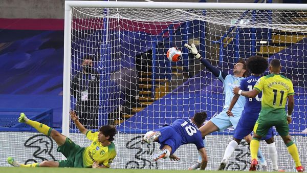 Momen Tandukan Giroud Menangkan Chelsea