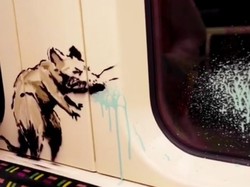 Mural Banksy di Gerbong Kereta Dihapus Pemerintah Inggris