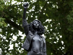 Patung Black Lives Matter, Pengganti Patung Edward Colston di Bristol Patung Black Lives Matter, Pengganti Patung Edward Colston di Bristol