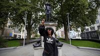 Patung Pedagang Budak di Inggris Diganti Sosok Demonstran Kulit Hitam