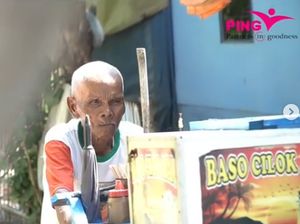 Cerita Kakek Sanim yang Masih Jualan Cilok Keliling di Usia 84 Tahun! Cerita Kakek Sanim yang Masih Jualan Cilok Keliling di Usia 84 Tahun!