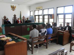 Dituding Bertani Tanpa Izin, 4 Petani Bandung Duduk di Kursi Terdakwa