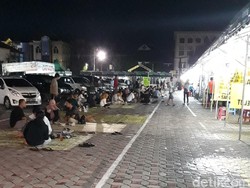 Sulit Jaga Jarak di Selter Kuliner, Pemkot Solo Minta Perbanyak Tikar