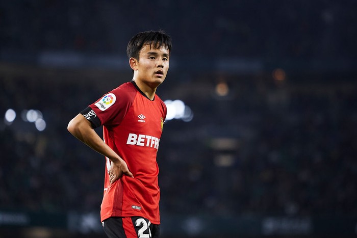 SEVILLE, SPAIN - FEBRUARY 21: Takefusa Kubo of RCD Mallorca looks on during the Liga match between Real Betis Balompie and RCD Mallorca at Estadio Benito Villamarin on February 21, 2020 in Seville, Spain. (Photo by Fran Santiago/Getty Images)