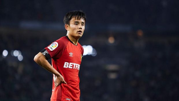 SEVILLE, SPAIN - FEBRUARY 21: Takefusa Kubo of RCD Mallorca looks on during the Liga match between Real Betis Balompie and RCD Mallorca at Estadio Benito Villamarin on February 21, 2020 in Seville, Spain. (Photo by Fran Santiago/Getty Images)