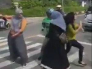 Video Joget di Zebra Cross Viral, Ibu-ibu di Mamuju Minta Maaf ke Polisi