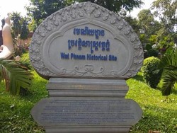 Foto: Kuil Phnom dan Kisah Lahirnya Kota Phnom Penh