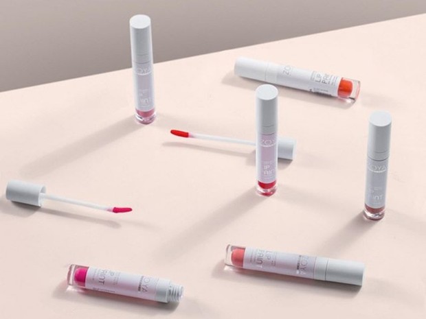 Zoya Lip Paint/ Foto: Instagram.com/zoyacosmetics Zoya Lip Paint adalah salah satu lipstik anti luntur yang recommended selama bepergian pakai masker