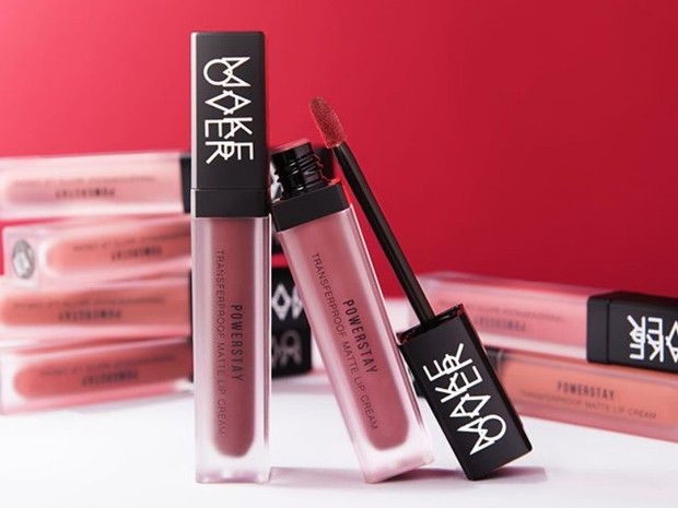 Make Over Powerstay Transferproof Matte Lip Cream/ Foto: Make Over Powerstay Transferproof Matte Lip Cream adalah salah satu lipstik anti luntur yang tidak nempel di masker