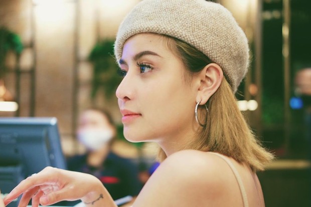 Awkarin/instagram.com/awkarin/ Awkarin memilih nose filler untuk memancungkan hidungnya