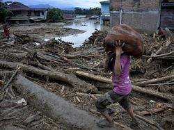 Pemprov Sulsel Siapkan Hunian Sementara untuk Korban Banjir Lutra