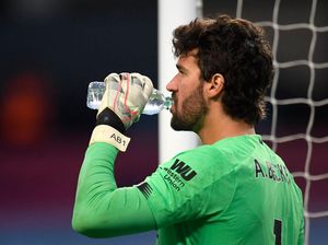 Alisson: Liverpool Tak Pernah Terobsesi Rekor Poin Man City