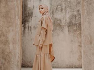 8 Tips Pakai Baju Warna Mocca yang Cocok dengan Hijab 8 Tips Pakai Baju Warna Mocca yang Cocok dengan Hijab