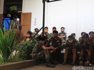 Ratusan Banser Kawal Sidang Putusan 4 Petani di Bandung