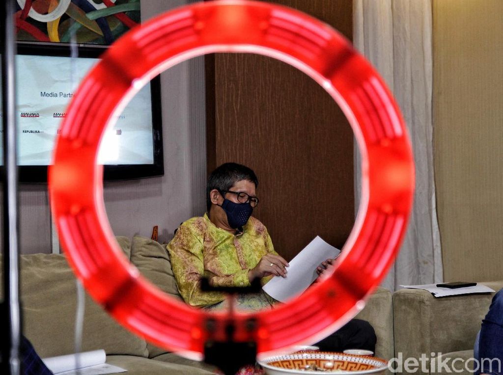 Begini Protokol Kesehatan Saat Syuting Podcast di Era New Normal Begini Protokol Kesehatan Saat Syuting Podcast di Era New Normal