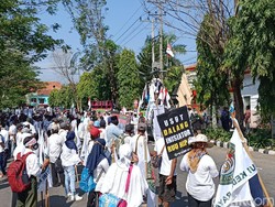 Ratusan Orang Demo Tolak RUU HIP di DPRD Kota Kediri Bawa 5 Tuntutan