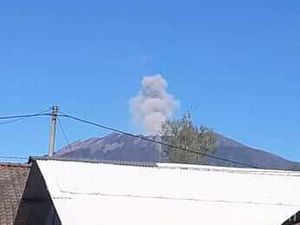 Gunung Raung Erupsi, BPBD Banyuwangi Hentikan Pendakian Via Banyuwangi Gunung Raung Erupsi, BPBD Banyuwangi Hentikan Pendakian Via Banyuwangi