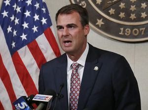 Video Gubernur Oklahoma Kevin Stitt Positif Corona
