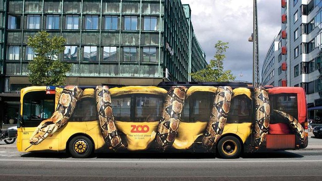 Potret Kreatif Promosi Kebun Binatang di Bus