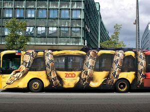 Potret Kreatif Promosi Kebun Binatang di Bus Potret Kreatif Promosi Kebun Binatang di Bus