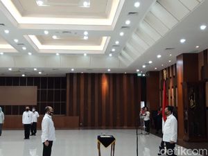 Video Brigjen Prasetijo Utomo Resmi Dicopot, Tak Hadir karena Sakit Video Brigjen Prasetijo Utomo Resmi Dicopot, Tak Hadir karena Sakit