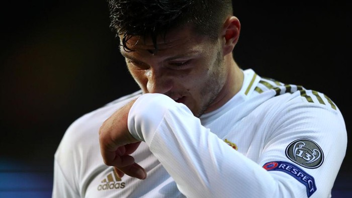 BRUGGE, BELGIUM - DECEMBER 11: Luka Jovic of Real Madrid looks dejected after being substituted during the UEFA Champions League group A match between Club Brugge KV and Real Madrid at Jan Breydel Stadium on December 11, 2019 in Brugge, Belgium. (Photo by Dean Mouhtaropoulos/Getty Images)