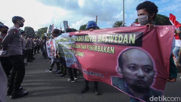 Mahasiswa Kembali Gelar Demo di Depan Istana