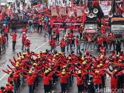Perppu Ciptaker Hapus Ancaman Bui ke Majikan Menggaji Buruh di Bawah UMR