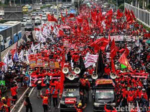 Tolak Omnibus Law Cipta Kerja, Buruh akan Mogok Nasional 3 Hari Tolak Omnibus Law Cipta Kerja, Buruh akan Mogok Nasional 3 Hari