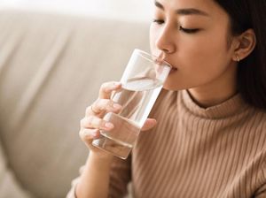 Wajib Tahu! Ini Alasan Pentingnya Cukup Minum Air untuk Diabetesi