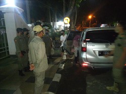 Sepasang Muda Mudi Diamankan dari Mobil Bergoyang di Tuban